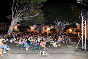 Concierto de la cantante grancanario Cristina Ramos en la plaza de San Juan/Francisco Javier Santana./Francisco Javier Santana.